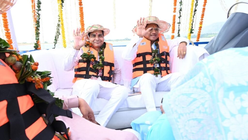 प्रकृति की गोद से लिखी जाएगी सरगुजा क्षेत्र के विकास की नई इबारत 5 WhatsApp Image 2024 10 22 at 2.05.57 PM