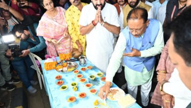 छत्तीसगढ़ राज्य स्थापना दिवस पर 11 हजार दीपों से रौशन हुआ एकात्म पथ, रंग बिरंगी आतिशबाजी से आसमान हुआ सतरंगी