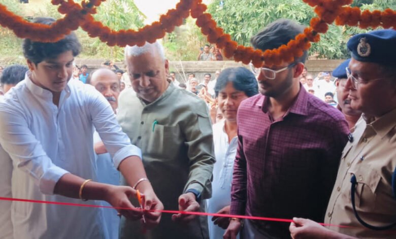 कबीर धर्मनगर दामाखेड़ा में पुलिस सहायता केंद्र हुआ प्रारंभ, पंथ श्री उदितमुनिनाम साहब ने फीता काट कर किया शुभारंभ