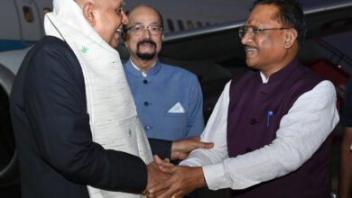 राजधानी रायपुर पहुँचे उपराष्ट्रपति जगदीप धनखड़, राज्य अलंकरण समारोह में देंगे छत्तीसगढ़ के विभूतियों को सम्मान 10 राजधानी रायपुर पहुँचे उपराष्ट्रपति जगदीप धनखड़, राज्य अलंकरण समारोह में देंगे छत्तीसगढ़ के विभूतियों को सम्मान