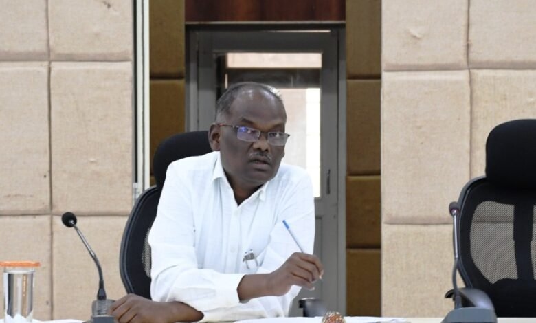 कलेक्टर ने धान खरीदी से संबंधित अधिकारियों की ली बैठक,पारदर्शिता पूर्वक धान खरीदी करने दिए निर्देश