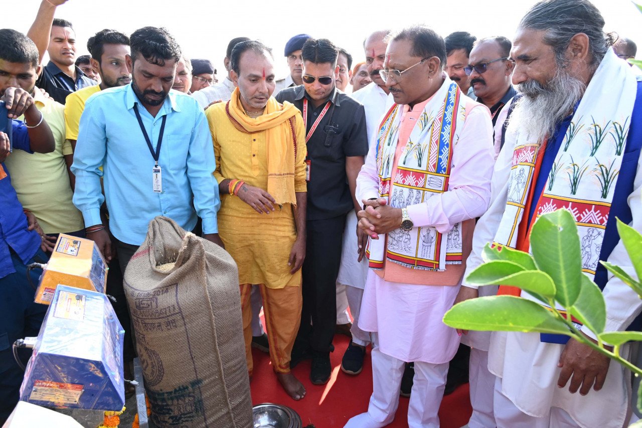 प्रदेशव्यापी धान खरीदी महापर्व का शुभारंभ, भांठागांव में मुख्यमंत्री की मौजूदगी में किसानों ने बेचा धान 1 प्रदेशव्यापी धान खरीदी महापर्व का शुभारंभ, भांठागांव में मुख्यमंत्री की मौजूदगी में किसानों ने बेचा धान