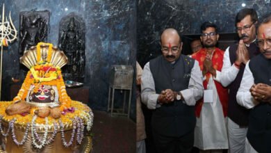महादेव घाट के कार्तिक पुन्नी मेला में शामिल हुए मुख्यमंत्री, श्री हाटकेश्वर महादेव और मां काली की पूजा कर प्रदेशवासियों की खुशहाली की कामना 5 महादेव घाट के कार्तिक पुन्नी मेला में शामिल हुए मुख्यमंत्री, श्री हाटकेश्वर महादेव और मां काली की पूजा कर प्रदेशवासियों की खुशहाली की कामना
