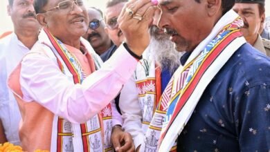 राज्य के मुखिया की उपस्थिति में धान खरीदी के कार्य का शुभारंभ होने से भाठागांव बी के किसान हुए प्रसन्नचित 2 राज्य के मुखिया की उपस्थिति में धान खरीदी के कार्य का शुभारंभ होने से भाठागांव बी के किसान हुए प्रसन्नचित