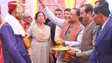 मुख्यमंत्री ने निषाद समाज के युवक-युवती परिचय सम्मेलन व आदर्श विवाह कार्यक्रम में की शिरकत, सामाजिक भवन के लिए 10 लाख और पीड़ित परिवारों की सहायता राशि 20 लाख करने की घोषणा 15 मुख्यमंत्री ने निषाद समाज के युवक-युवती परिचय सम्मेलन व आदर्श विवाह कार्यक्रम में की शिरकत, सामाजिक भवन के लिए 10 लाख और पीड़ित परिवारों की सहायता राशि 20 लाख करने की घोषणा