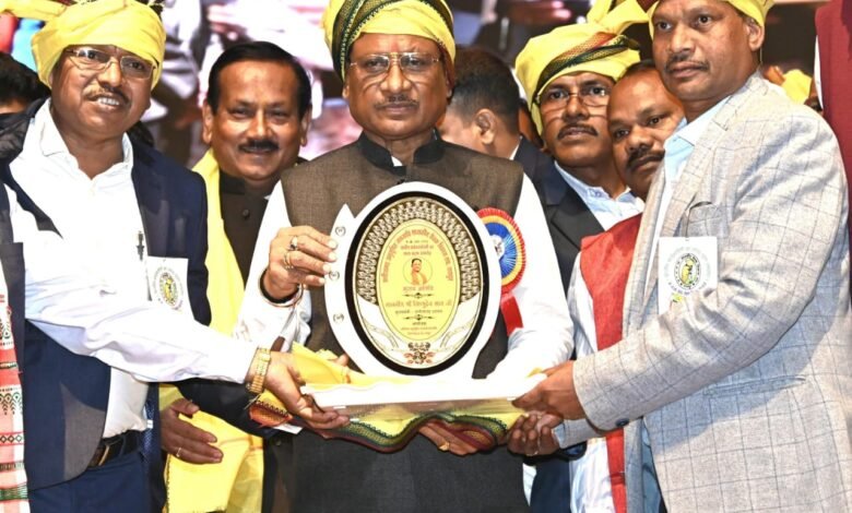 मुख्यमंत्री छत्तीसगढ़ अनुसूचित जनजाति शासकीय सेवक विकास संघ के शपथ ग्रहण समारोह में हुए शामिल, कहा- 'हमारी सांस्कृतिक धरोहर के संवाहक हैं जनजाति समाज'