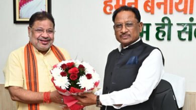 मुख्यमंत्री से नवनिर्वाचित विधायक श्री सोनी ने की सौजन्य मुलाकात 1 रायपुर : मुख्यमंत्री से नवनिर्वाचित विधायक श्री सोनी ने की सौजन्य मुलाकात