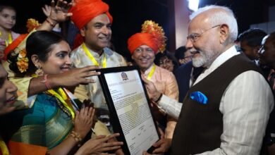 नाइजीरिया के मराठी समुदाय ने मराठी भाषा को शास्त्रीय दर्जा मिलने पर जताई खुशी, प्रधानमंत्री मोदी ने की सराहना 17 नाइजीरिया के मराठी समुदाय ने मराठी भाषा को शास्त्रीय दर्जा मिलने पर जताई खुशी, प्रधानमंत्री मोदी ने की सराहना