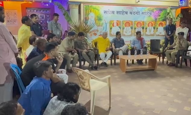 दामाखेड़ा कबीर आश्रम में विवाद: कबीरपंथ गुरु प्रकाश मुनि नाम साहब के बेटे पर हमला 1 दामाखेड़ा कबीर आश्रम में विवाद: कबीरपंथ गुरु प्रकाश मुनि नाम साहब के बेटे पर हमला