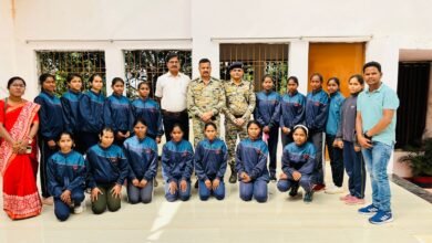 नक्सल प्रभावित क्षेत्र के खिलाड़ियों ने पुलिस अधीक्षक धर्मेंद्र सिंह (IPS) से की मुलाकात, एसपी ने बढ़ाया हौसला और दीं शुभकामनाएं 1 नक्सल प्रभावित क्षेत्र के खिलाड़ियों ने पुलिस अधीक्षक धर्मेंद्र सिंह (IPS) से की मुलाकात, एसपी ने बढ़ाया हौसला और दीं शुभकामनाएं