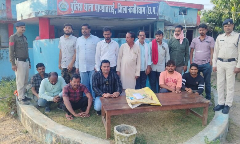 पांडातराई पुलिस की कार्रवाई: 15 जुआरी गिरफ्तार, ₹70,200 नकद और ताश बरामद