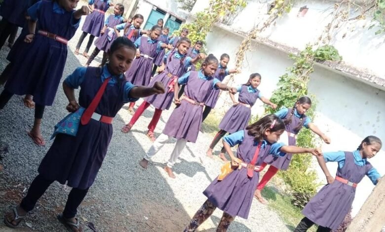 बालिकाओं को सशक्त बनाने की पहल : कबीरधाम में रानी लक्ष्मीबाई आत्मरक्षा प्रशिक्षण कार्यक्रम का आयोजन