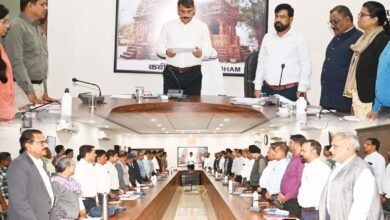 भारतीय संविधान दिवस पर कलेक्टर गोपाल वर्मा ने अधिकारियों-कर्मचारियों को दिलाई शपथ 1 भारतीय संविधान दिवस पर कलेक्टर गोपाल वर्मा ने अधिकारियों-कर्मचारियों को दिलाई शपथ