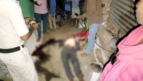 कवर्धा में छोटे भाई ने बड़े भाई की कुल्हाड़ी मारकर की हत्या, फरार आरोपी की तलाश में पुलिस 1 कवर्धा में छोटे भाई ने बड़े भाई की कुल्हाड़ी मारकर की हत्या, फरार आरोपी की तलाश में पुलिस