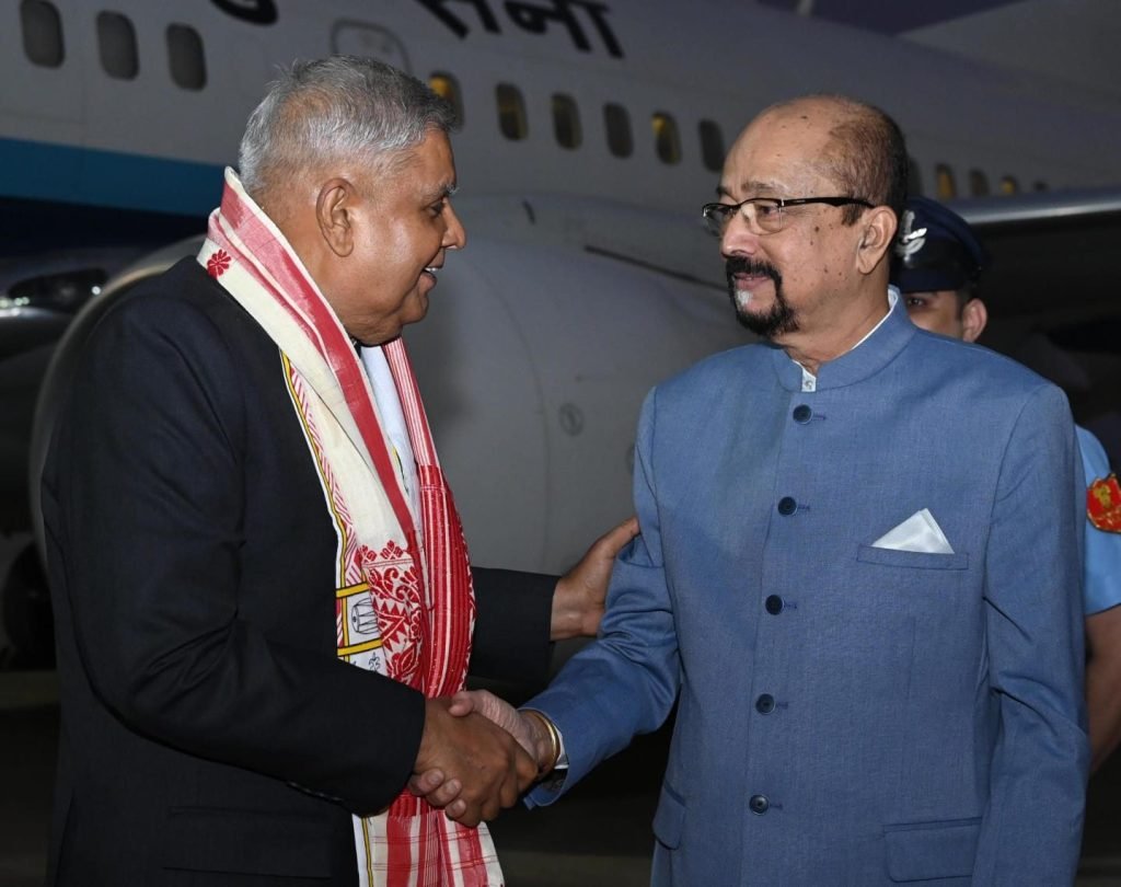राजधानी रायपुर पहुँचे उपराष्ट्रपति जगदीप धनखड़, राज्य अलंकरण समारोह में देंगे छत्तीसगढ़ के विभूतियों को सम्मान
