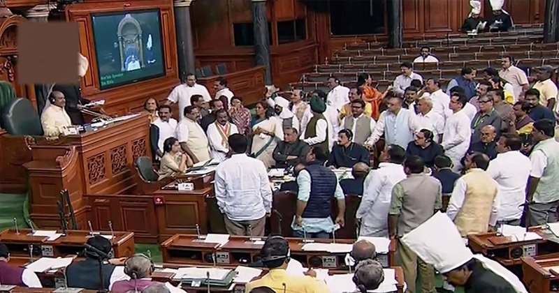 संसद में ‘सर्दी का तूफान’, विपक्ष ने बढ़ाया हंगामा, सत्र हुआ ठप! 1 संसद में ‘सर्दी का तूफान’, विपक्ष ने बढ़ाया हंगामा, सत्र हुआ ठप!