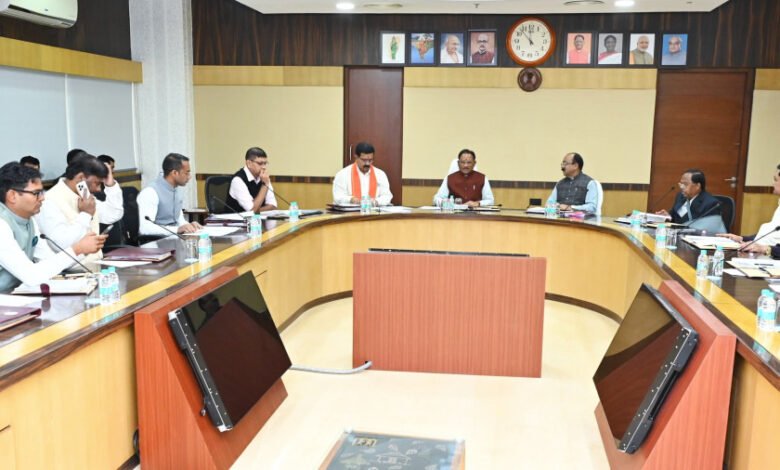 छत्तीसगढ़ कैबिनेट बैठक: पुलिस भर्ती में ऊंचाई-सीना मापदंड में छूट, वाहनों पर 50% रोड टैक्स पर अहम फैसले
