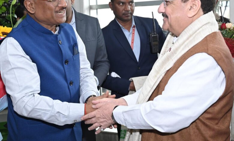 छत्तीसगढ़ के जनादेश परब में शामिल होने केन्द्रीय स्वास्थ्य मंत्री श्री नड्डा रायपुर पहुंचे