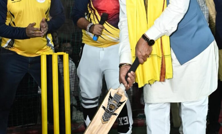 मुख्यमंत्री विष्णु देव साय ने किया मीडिया क्रिकेट लीग का शुभारंभ