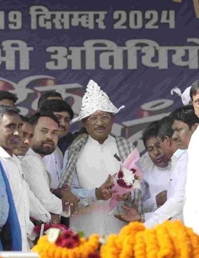 बाबा गुरुघासीदास के समता संदेश को नमन: मुख्यमंत्री विष्णु देव साय ने किया सामुदायिक भवन का लोकार्पण, रियायती दर पर जमीन देने की बड़ी घोषणा