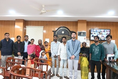 महाराष्ट्र में "जय आनंद का जाल" टूटा, 27 बंधक मजदूरों की सकुशल घर वापसी 1 महाराष्ट्र में "जय आनंद का जाल" टूटा, 27 बंधक मजदूरों की सकुशल घर वापसी