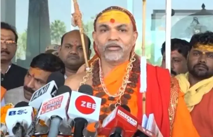 शंकराचार्य ने रायपुर में बांग्लादेश पर दिया बड़ा बयान, भारत सरकार से किया दबाव बनाने की अपील