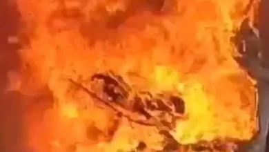 चलते-चलते TVS स्कूटी में लगी आग, युवक और दो बच्चों ने कूदकर बचाई जान 5 चलते-चलते TVS स्कूटी में लगी आग, युवक और दो बच्चों ने कूदकर बचाई जान