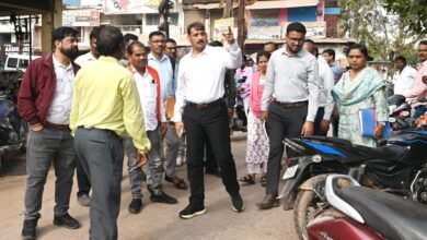 कलेक्टर ने ठाकुर देव चौक से हाईटेक बस स्टैंड तक सड़क निर्माण कार्य का किया निरीक्षण