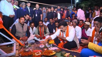 उपमुख्यमंत्री विजय शर्मा ने प्रधानमंत्री जनमन ग्राम सड़क योजना के तहत सड़क निर्माण का किया भूमिपूजन 1 उपमुख्यमंत्री विजय शर्मा ने प्रधानमंत्री जनमन ग्राम सड़क योजना के तहत सड़क निर्माण का किया भूमिपूजन