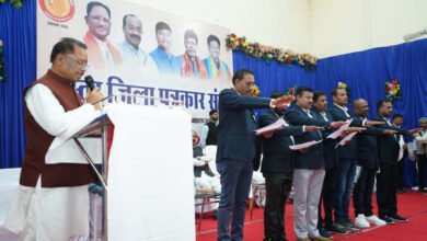 मुख्यमंत्री श्री साय ने बस्तर जिला पत्रकार संघ के शपथ ग्रहण समारोह को किया संबोधित, कहा - सिमट रहा बस्तर से माओवादी आतंक, बदल रही बस्तर की पहचान 1 मुख्यमंत्री श्री साय ने बस्तर जिला पत्रकार संघ के शपथ ग्रहण समारोह को किया संबोधित, कहा - सिमट रहा बस्तर से माओवादी आतंक, बदल रही बस्तर की पहचान