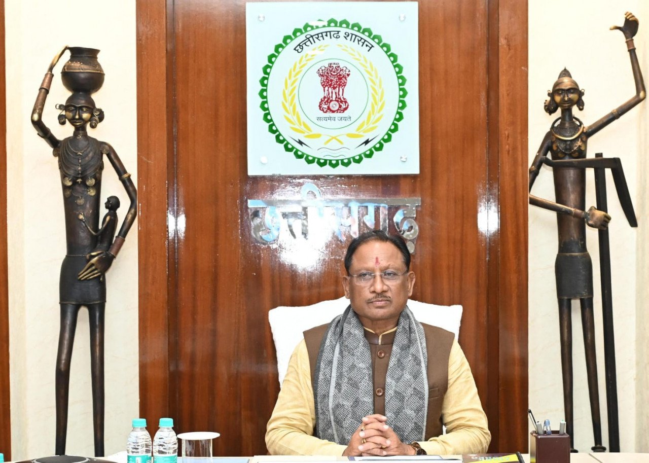 मुख्यमंत्री विष्णुदेव साय ने सरगुजा सांसद और विधायकों के साथ की बड़ी बैठक, विकास को गति देने अहम सुझाव लिए 1 मुख्यमंत्री विष्णुदेव साय ने सरगुजा सांसद और विधायकों के साथ की बड़ी बैठक, विकास को गति देने अहम सुझाव लिए