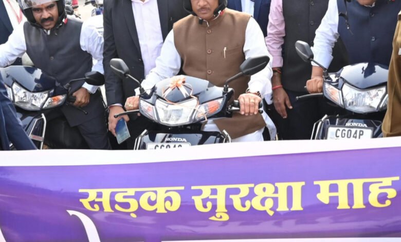 वाहन चलाते समय यातायात नियमों का करें अवश्य पालन - मुख्यमंत्री श्री साय