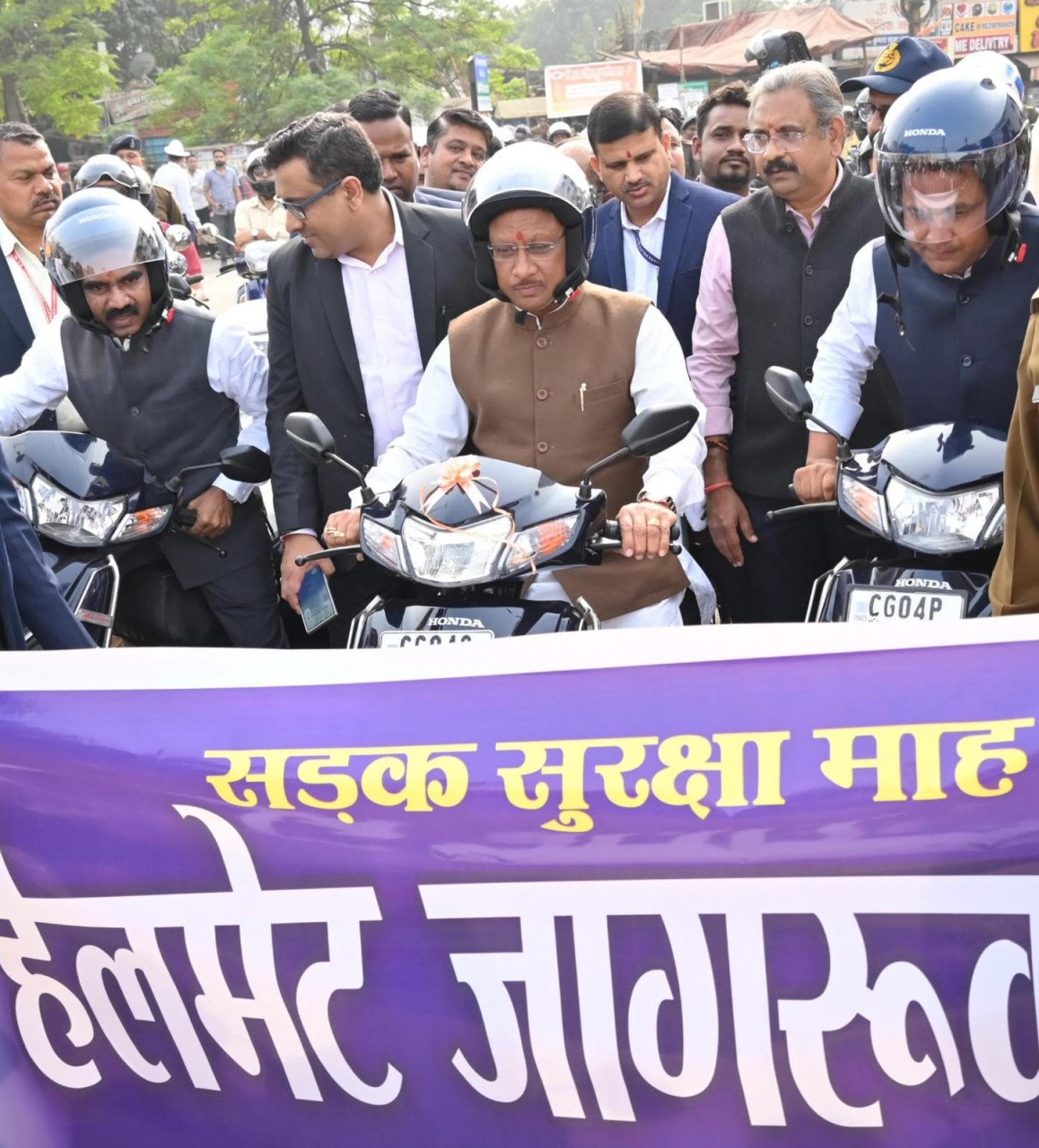 वाहन चलाते समय यातायात नियमों का करें अवश्य पालन - मुख्यमंत्री श्री साय 1 वाहन चलाते समय यातायात नियमों का करें अवश्य पालन - मुख्यमंत्री श्री साय