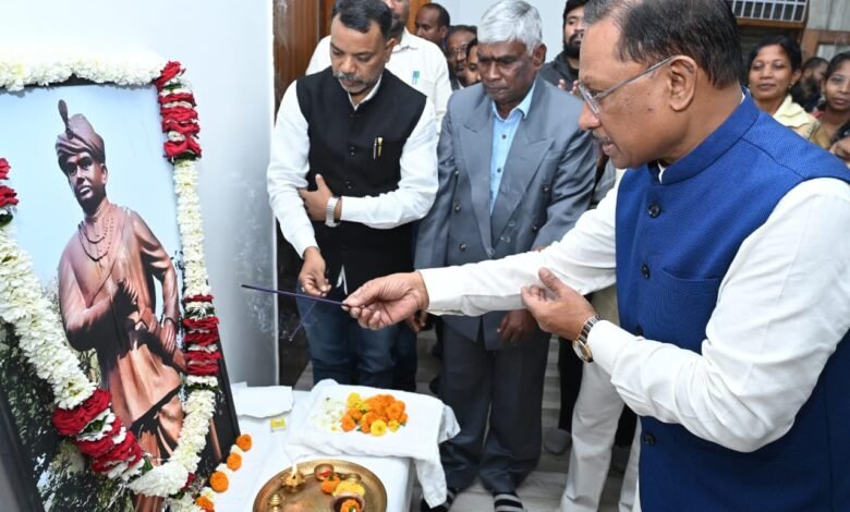 मुख्यमंत्री ने अमर शहीद गेंदसिंह के शहादत दिवस पर उन्हें किया नमन 19 मुख्यमंत्री ने अमर शहीद गेंदसिंह के शहादत दिवस पर उन्हें किया नमन