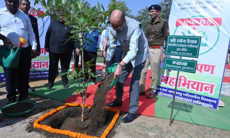 राज्यपाल श्री डेका ने ‘एक पेड़ मां के नाम‘ किया वृक्षारोपण