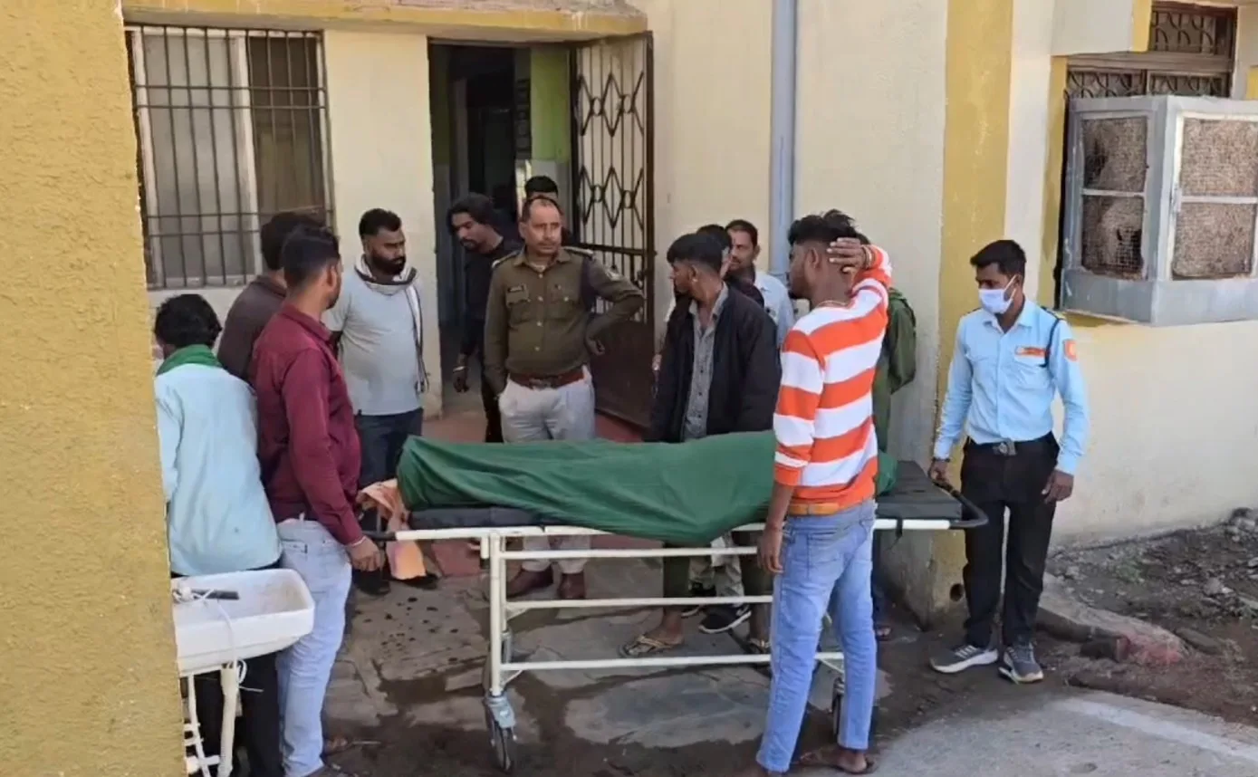 पुरानी रंजिश को लेकर दो गुटों में खूनी संघर्ष, महिला सहित कई लोग गंभीर, एक की मौत 1 WhatsApp Image 2025 01 03 at 3.11.56 PM