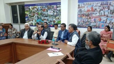 रायपुर में आयकर पर एक दिवसीय सेमिनार, करदाताओं को समय पर कर अदायगी की सलाह 2 रायपुर में आयकर पर एक दिवसीय सेमिनार, करदाताओं को समय पर कर अदायगी की सलाह