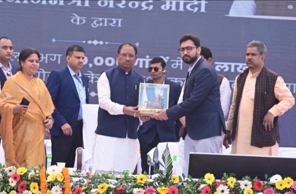 पीएम ने वर्चुअल लॉन्च की स्वामित्व योजना, सीएम ने किया कार्ड वितरण 2 पीएम ने वर्चुअल लॉन्च की स्वामित्व योजना, सीएम ने किया कार्ड वितरण