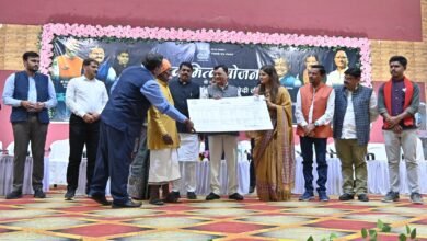 पीढ़ियों से काबिज जमीन का मालिकाना हक दिलाने वाली स्वामित्व योजना का शुभारंभ, 7,025 संपत्ति कार्ड वितरित