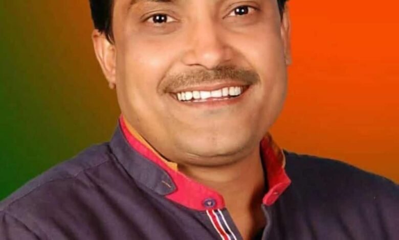 कवर्धा: भाजपा ने कैलाश चंद्रवंशी को जिला पंचायत क्षेत्र क्रमांक 10 से प्रत्याशी बनाया, गांव-गांव में मना जश्न