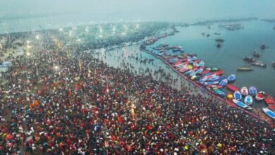 प्रयागराज में महाकुंभ 2025 का भव्य शुभारंभ: लाखों श्रद्धालुओं ने संगम में लगाई आस्था की डुबकी, सुरक्षा में NSG कमांडो तैनात 1 प्रयागराज में महाकुंभ 2025 का भव्य शुभारंभ: लाखों श्रद्धालुओं ने संगम में लगाई आस्था की डुबकी, सुरक्षा में NSG कमांडो तैनात