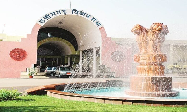 छत्तीसगढ़ विधानसभा में भ्रष्टाचार का मुद्दा गरमाया, 6 अफसरों पर जांच जारी 13 छत्तीसगढ़ विधानसभा में भ्रष्टाचार का मुद्दा गरमाया, 6 अफसरों पर जांच जारी
