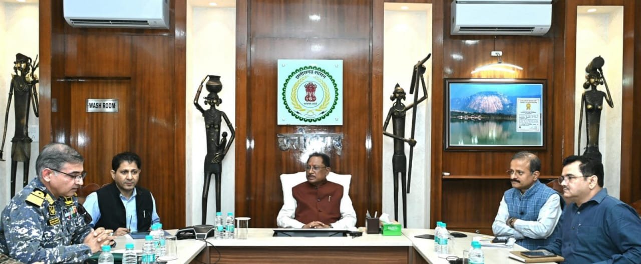 नक्सल उन्मूलन से स्मार्ट सिटी तक: अधिकारियों ने जाना छत्तीसगढ़ के विकास का सफर 1 नक्सल उन्मूलन से स्मार्ट सिटी तक: अधिकारियों ने जाना छत्तीसगढ़ के विकास का सफर