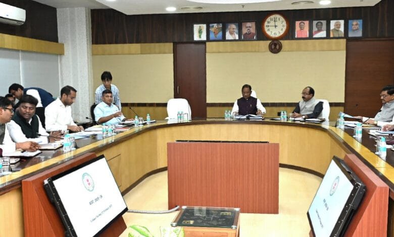 ब्रेकिंग: छत्तीसगढ़ कैबिनेट बैठक में कई अहम फैसले, किसानों को मिलेगा उन्नत बीज, लोकतंत्र सेनानी सम्मान विधेयक मंजूर 7 ब्रेकिंग: छत्तीसगढ़ कैबिनेट बैठक में कई अहम फैसले, किसानों को मिलेगा उन्नत बीज, लोकतंत्र सेनानी सम्मान विधेयक मंजूर