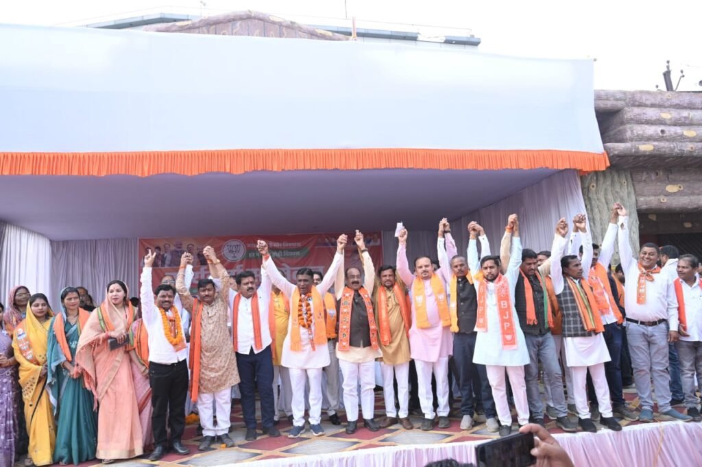 भाजपा ने कवर्धा में किया निकाय चुनाव का शंखनाद, कार्यकर्ता सम्मेलन में उमड़ा जनसैलाब 2 WhatsApp Image 2025 02 01 at 6.12.18 PM