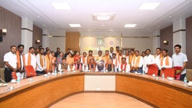कवर्धा नगर पालिका अध्यक्ष चंद्रप्रकाश चंद्रवंशी व पार्षदों ने मुख्यमंत्री व विधानसभा अध्यक्ष से की सौजन्य भेंट, शपथ ग्रहण समारोह में शामिल होने का दिया न्योता 10 कवर्धा नगर पालिका अध्यक्ष चंद्रप्रकाश चंद्रवंशी व पार्षदों ने मुख्यमंत्री व विधानसभा अध्यक्ष से की सौजन्य भेंट, शपथ ग्रहण समारोह में शामिल होने का दिया न्योता