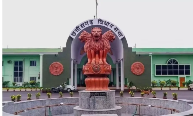 CG Assembly Budget Session: भारतमाला प्रोजेक्ट और किराए के हेलिकॉप्टर पर विपक्ष ने सरकार को घेरा, स्पीकर ने दी नसीहत 11 CG Assembly Budget Session: भारतमाला प्रोजेक्ट और किराए के हेलिकॉप्टर पर विपक्ष ने सरकार को घेरा, स्पीकर ने दी नसीहत