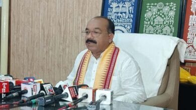 पूर्व सीएम भूपेश बघेल के घर CBI का छापा, डिप्टी सीएम साव बोले- घोटालों की जांच जारी 1 पूर्व सीएम भूपेश बघेल के घर CBI का छापा, डिप्टी सीएम साव बोले- घोटालों की जांच जारी