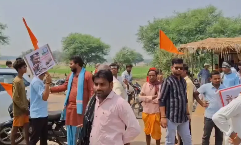 बलि प्रथा के खिलाफ प्रदर्शन, सिद्धि माता मंदिर में सैकड़ों लोगों ने किया धरना