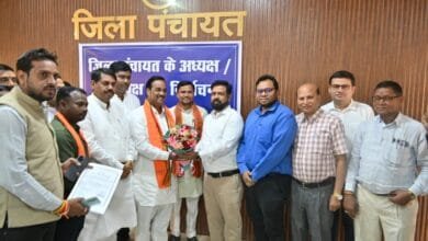 ईश्वरी साहू निर्विरोध बने जिला पंचायत अध्यक्ष, कैलाश चंद्रवंशी उपाध्यक्ष निर्वाचित